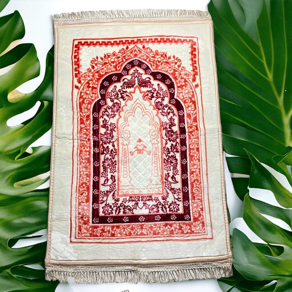 Soft and Cushioned for Islamic Prayers: Portable Prayer Mat - Picture 1 of 7